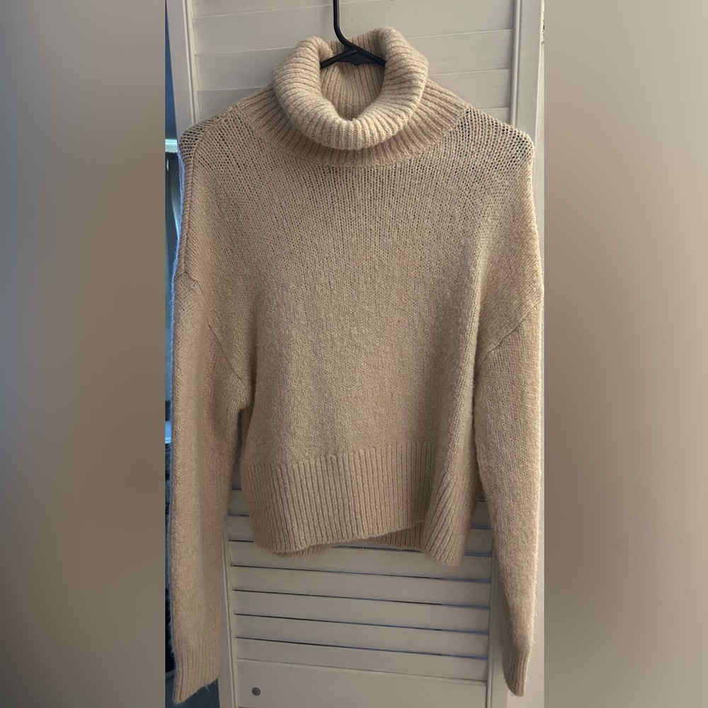 H&M sweater